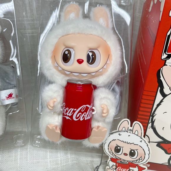 Pop Mart The Monsters Labubu - Picture 2 of 8